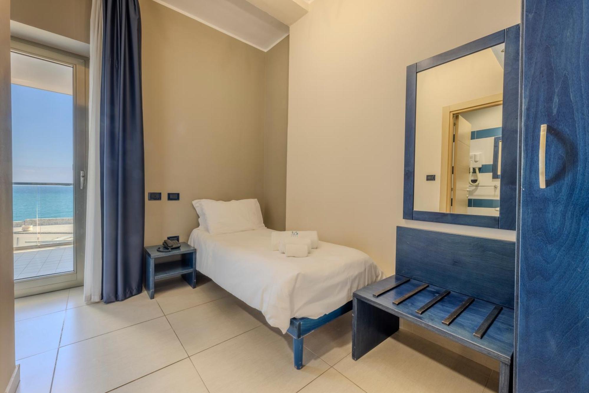 Hotel Belvedere Torre dell'Orso Bilik gambar